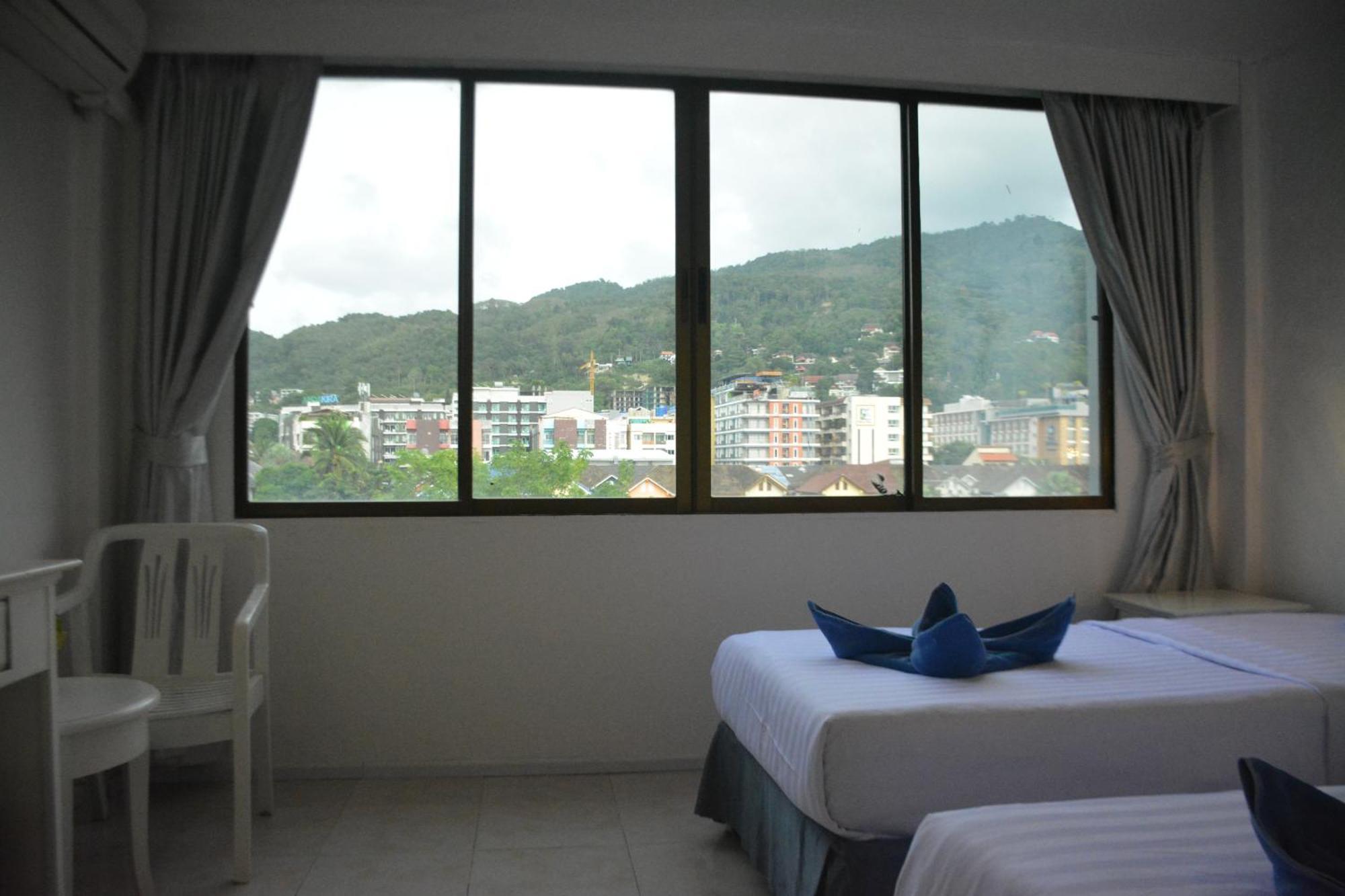 Chilli Salza Patong Hotel Bagian luar foto
