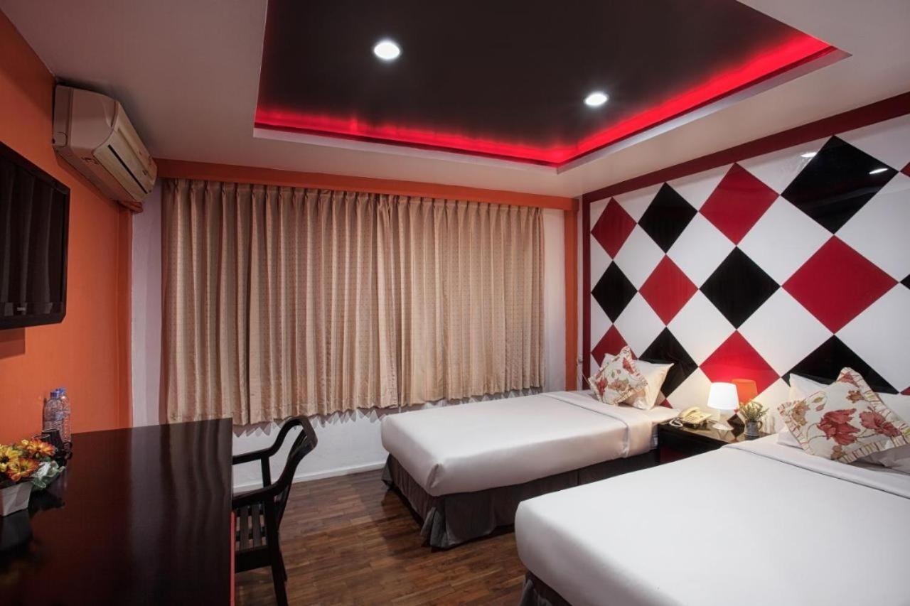 Chilli Salza Patong Hotel Bagian luar foto
