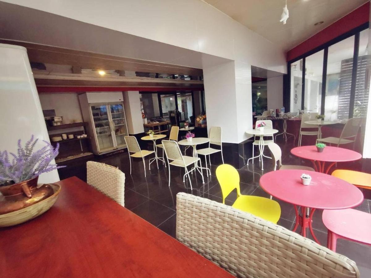 Chilli Salza Patong Hotel Bagian luar foto