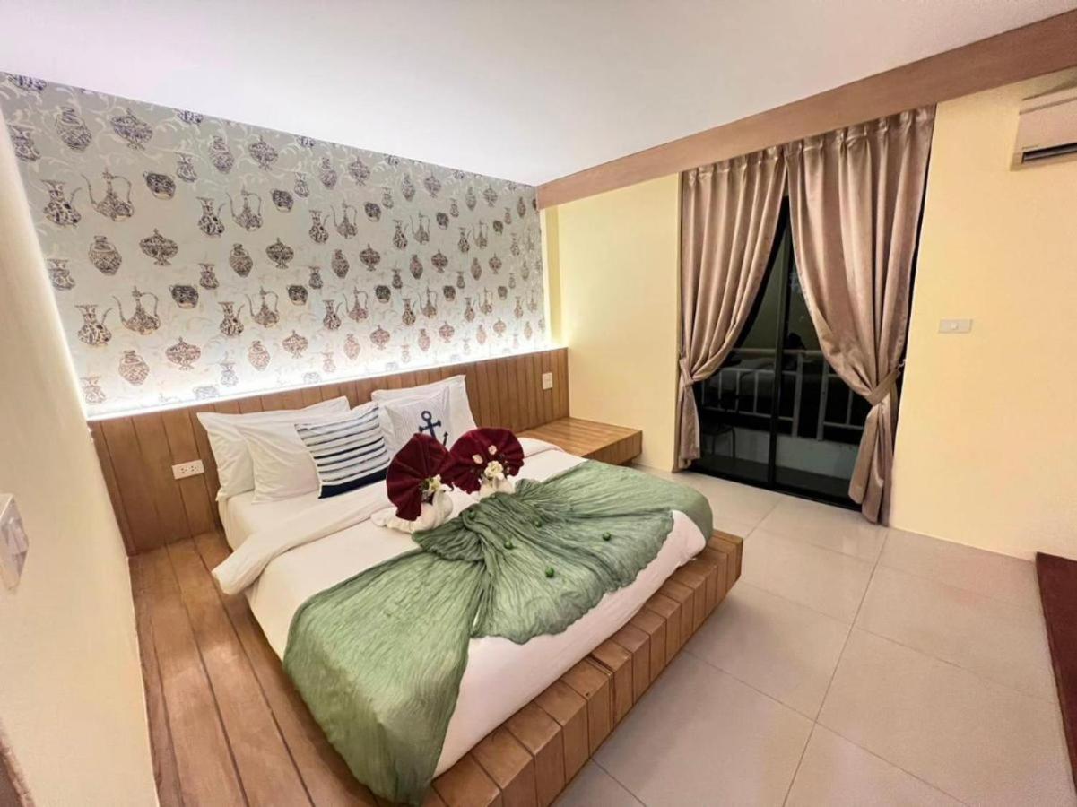 Chilli Salza Patong Hotel Bagian luar foto